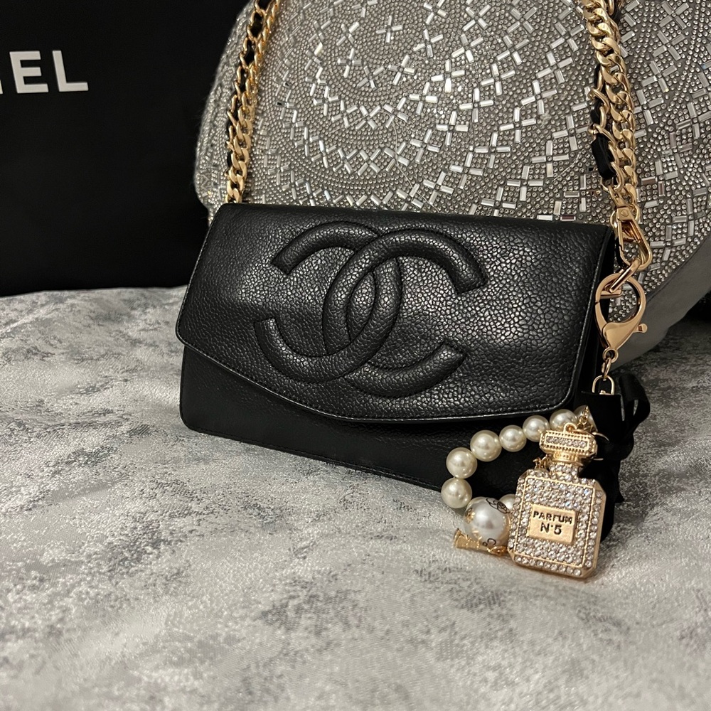 Chanel wallet on chain